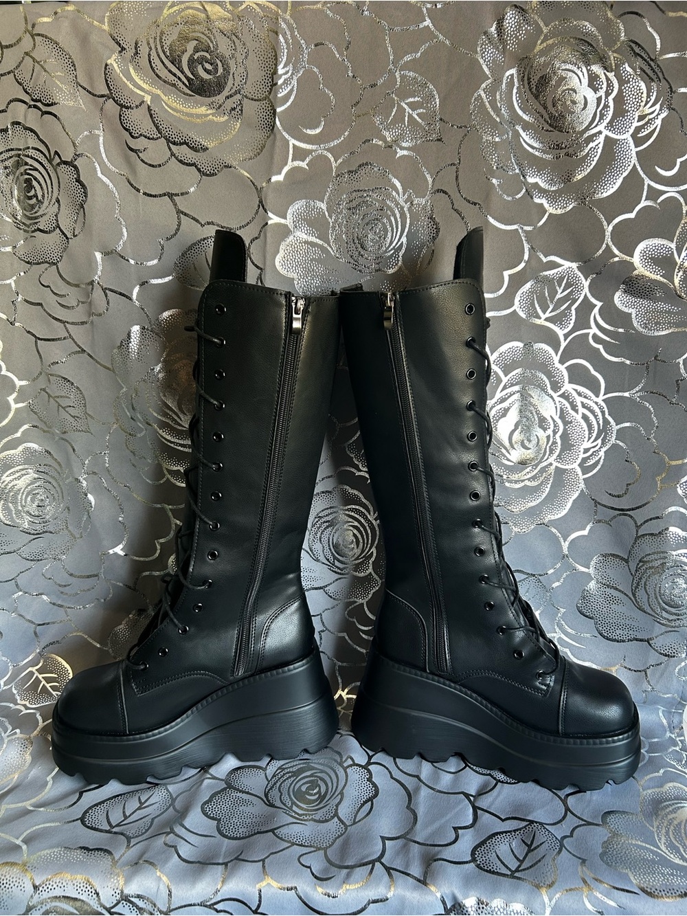 Black Platform Lace-Up Knee-High Boots - Women 6.5